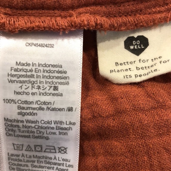 Madewell gauzy jumpsuit button front and on seam hip pockets. - Picture 13 of 14